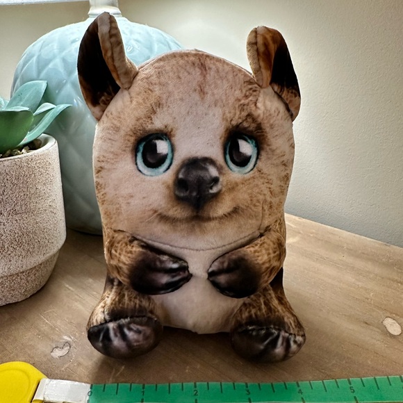 wild alive Other - RARE Wild Alive Kevin the Quokka
Quokka Stuffed Animal